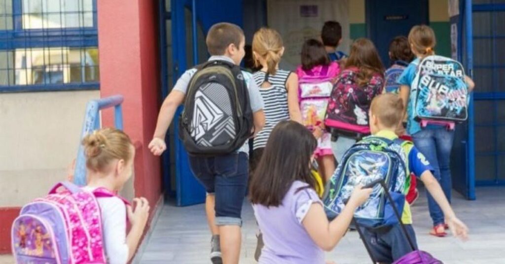 αναπληρωτές